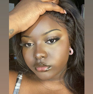 Meet your Posher, Ziora